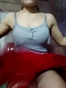 LucyyLy online show from November 3, 2025, 11:37 pm