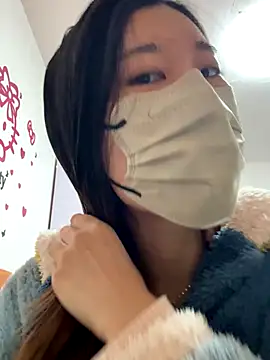 Lulu125216 online show from November 11, 2025, 4:29 pm