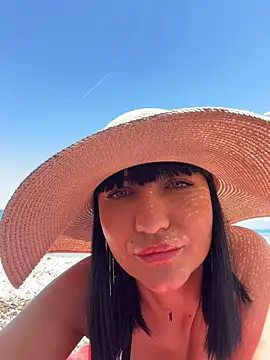 MysticCleo online show from June 12, 2026, 9:52 am