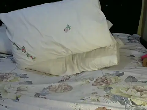 Snapshot of KANANELOPOSH chatting on October 16, 2025, 9:54 am KANANELOPOSH online show from October 16, 2025, 9:54 am