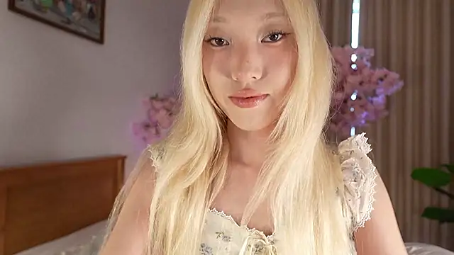 Bubblegumdream13 online show from July 17, 2026, 2:29 am