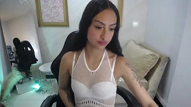 Tifany v online show from September 26, 2025, 8:13 pm