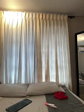 Tayler Kim online show from April 8, 2026, 6:52 pm