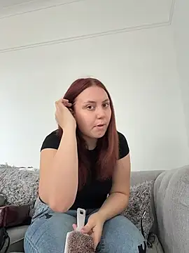 RoseMaee online show from October 8, 2025, 12:25 pm