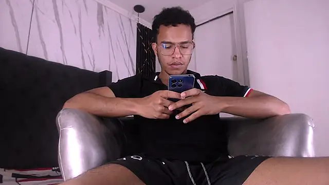 aston xvera online show from December 1, 2025, 3:55 am