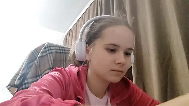Sofie Sofie online show from September 13, 2025, 7:13 pm