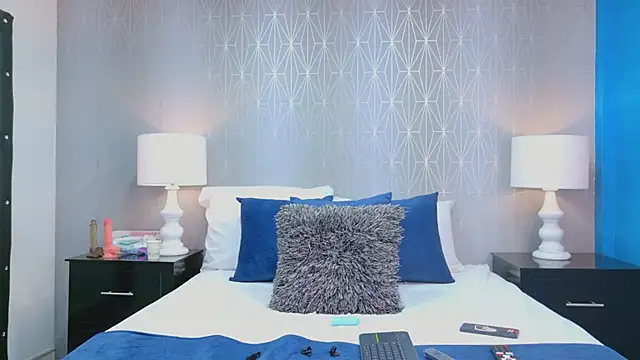 ZoeWilliis online show from February 17, 2026, 12:56 pm