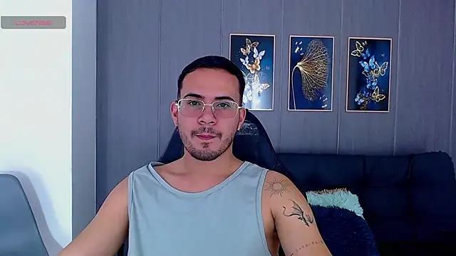 Arontrey21 online show from September 19, 2025, 7:36 pm