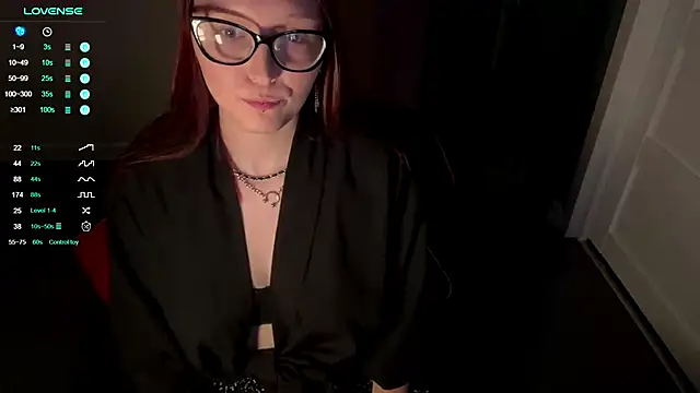FoxyJulle online show from September 8, 2025, 2:16 pm