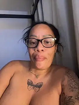 sugarsweetie8000 online show from September 22, 2025, 8:55 pm