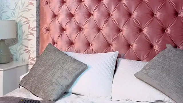 Snapshot of cherry_canndy_ chatting on November 4, 2025, 3:22 pm cherry canndy online show from November 4, 2025, 3:22 pm