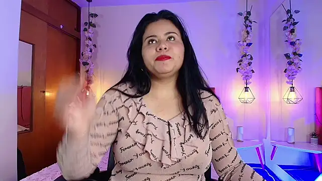 TaniaGold  online show from September 17, 2025, 7:59 pm