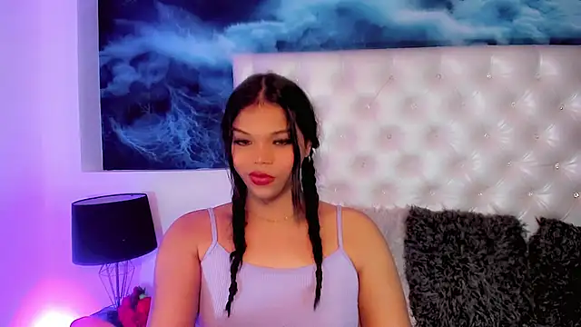 Valeria Swett  online show from March 3, 2026, 8:04 pm