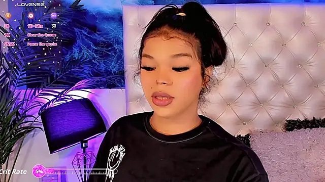 Valeria Swett  online show from April 12, 2026, 8:36 pm