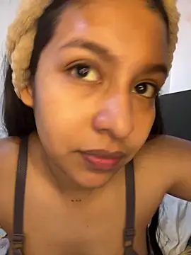  Chloe Smith online show from April 1, 2026, 7:44 pm