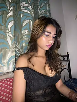 STRIP GLOW online show from February 17, 2026, 10:05 pm