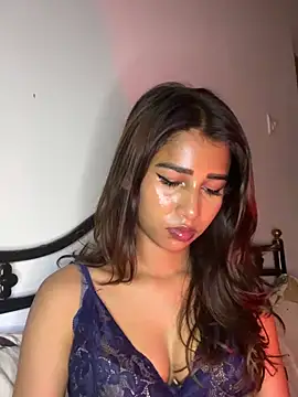 STRIP GLOW online show from April 22, 2026, 8:21 pm