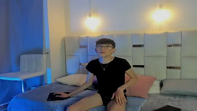 AndyMiller96 online show from September 20, 2025, 11:11 am