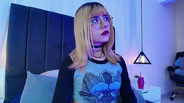 IvyBelle  online show from September 15, 2025, 11:43 am