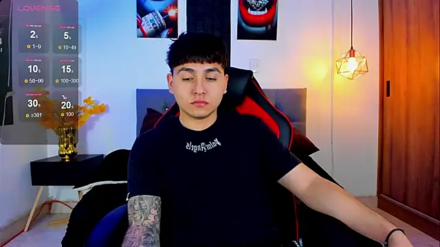 Nicolas James Sc online show from November 11, 2025, 1:33 pm