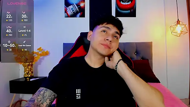 Nicolas James Sc online show from November 19, 2025, 2:06 pm