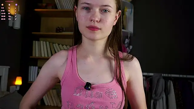 LynHillaire online show from December 22, 2025, 11:07 am