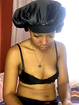 Snapshot of Pretty_Beauty chatting on October 12, 2025, 9:41 am Pretty Beauty online show from October 12, 2025, 9:41 am