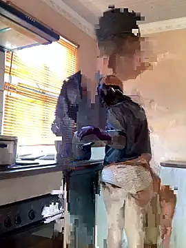 Snapshot of Pretty_Beauty chatting on November 1, 2025, 8:05 am Pretty Beauty online show from November 1, 2025, 8:05 am