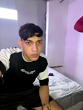 Andres-Andrea1922 online show from November 28, 2025, 9:28 pm