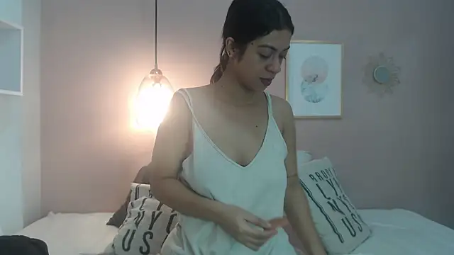 Savannahcruzz online show from December 15, 2025, 12:42 pm