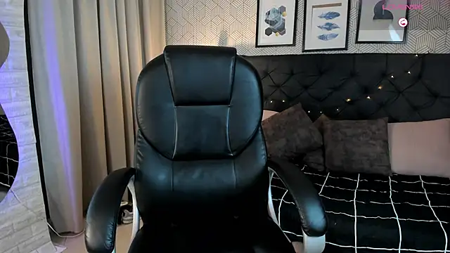 sophie  blare online show from March 17, 2026, 8:01 pm