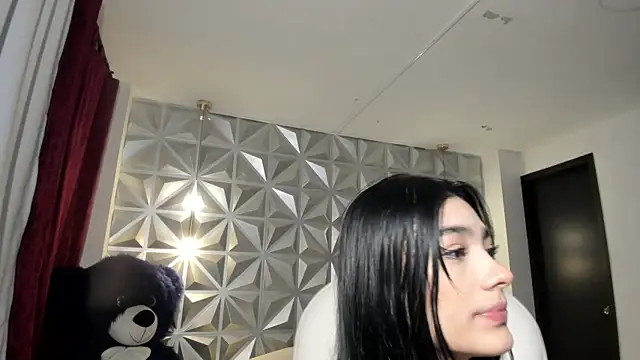 zoerouse  online show from December 2, 2025, 8:26 pm