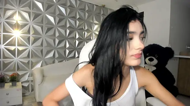 zoerouse  online show from January 7, 2026, 8:33 pm