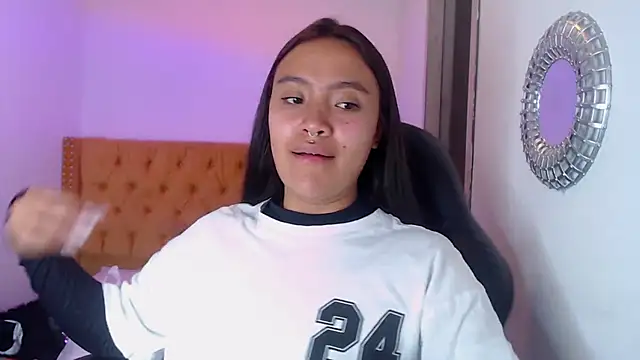  SharonFox online show from September 15, 2025, 7:36 pm