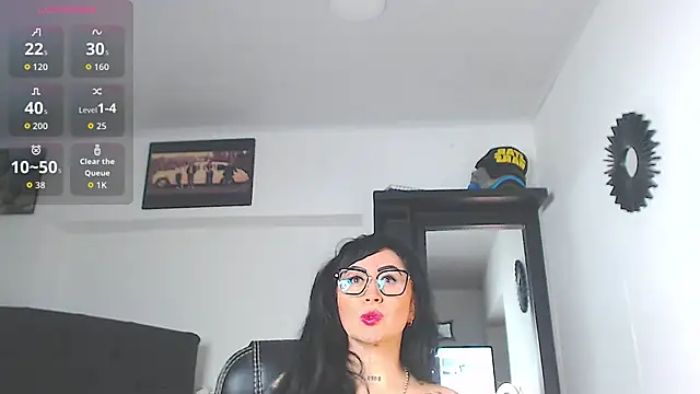 Snapshot of Vicky_hotmilf chatting on April 21, 2026, 10:32 am Vicky hotmilf online show from April 21, 2026, 10:32 am