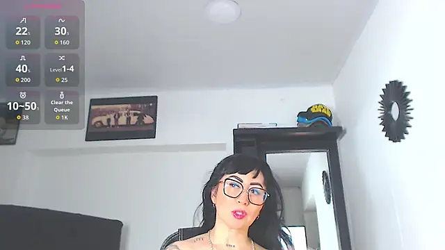Snapshot of Vicky_hotmilf chatting on April 30, 2026, 8:20 am Vicky hotmilf online show from April 30, 2026, 8:20 am