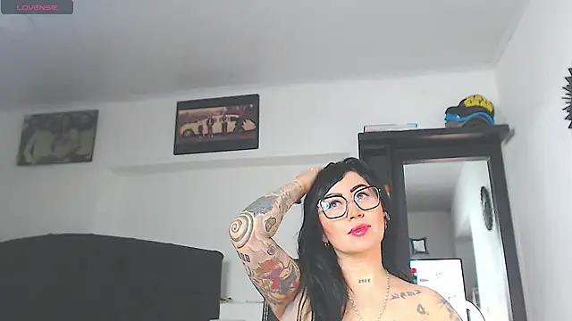 Snapshot of Vicky_hotmilf chatting on May 1, 2026, 8:08 am Vicky hotmilf online show from May 1, 2026, 8:08 am