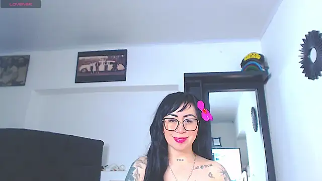 Snapshot of Vicky_hotmilf chatting on June 25, 2026, 11:04 am Vicky hotmilf online show from June 25, 2026, 11:04 am