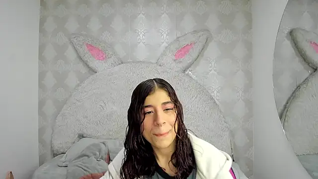 Gaby louse online show from March 23, 2026, 7:18 pm