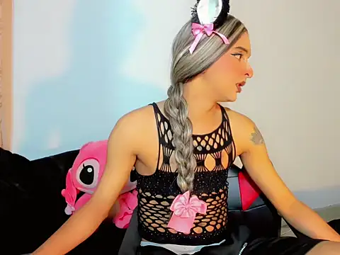 MIA HOT23CM S7S online show from October 10, 2025, 1:54 pm