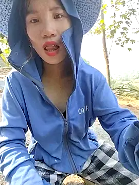 Tin tanny online show from December 1, 2025, 6:40 am