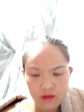 xinhxinhcute online show from October 1, 2025, 1:39 pm