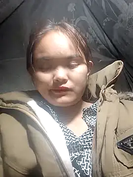 xinhxinhcute online show from December 16, 2025, 3:00 am