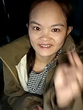 xinhxinhcute online show from December 16, 2025, 11:32 pm