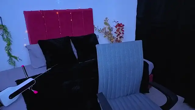 Snapshot of VioletaMedusa chatting on October 2, 2025, 11:28 am VioletaMedusa online show from October 2, 2025, 11:28 am