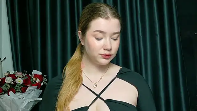 Rebecca Lace online show from October 10, 2025, 9:25 pm