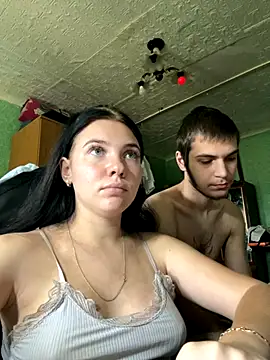 Snapshot of LoveKitty_loo chatting on September 15, 2025, 10:04 am LoveKitty loo online show from September 15, 2025, 10:04 am