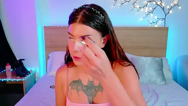 Snapshot of Bella_Davis_love chatting on October 18, 2025, 6:19 pm Bella Davis love online show from October 18, 2025, 6:19 pm