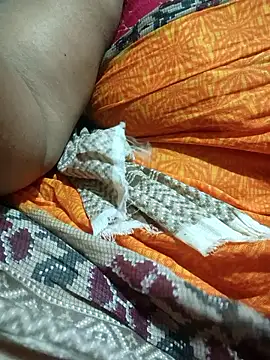 Snapshot of desi_boudi87 chatting on May 20, 2026, 6:14 pm desi boudi87 online show from May 20, 2026, 6:14 pm