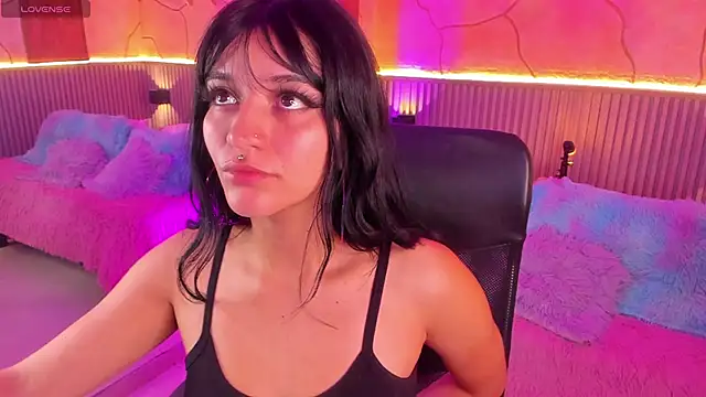 Snapshot of LindaWz_ chatting on October 12, 2025, 4:55 am LindaWz online show from October 12, 2025, 4:55 am